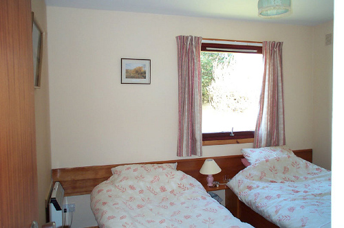 The chalet - Twin bedroom.